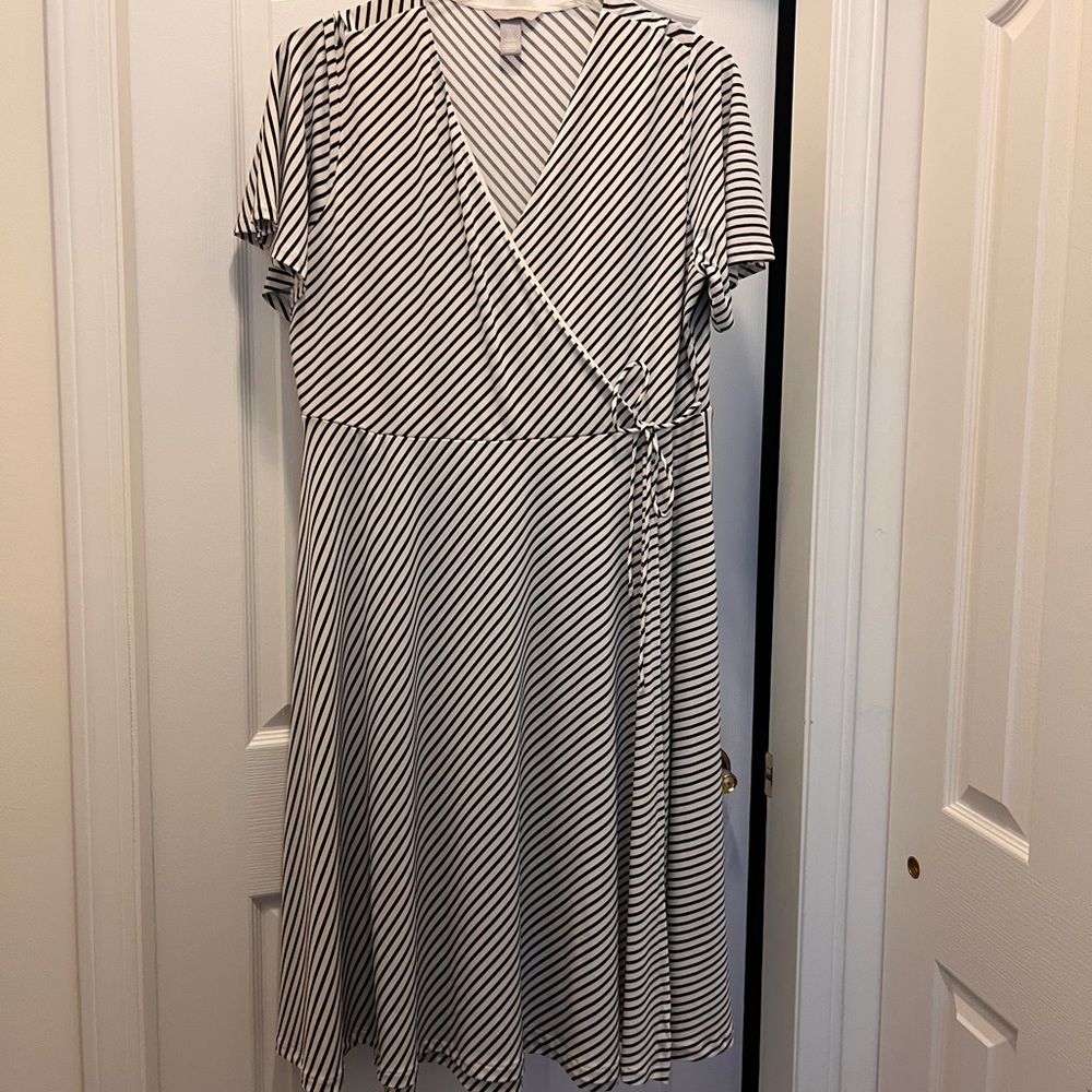 H&M Black and White Striped Midi Dress